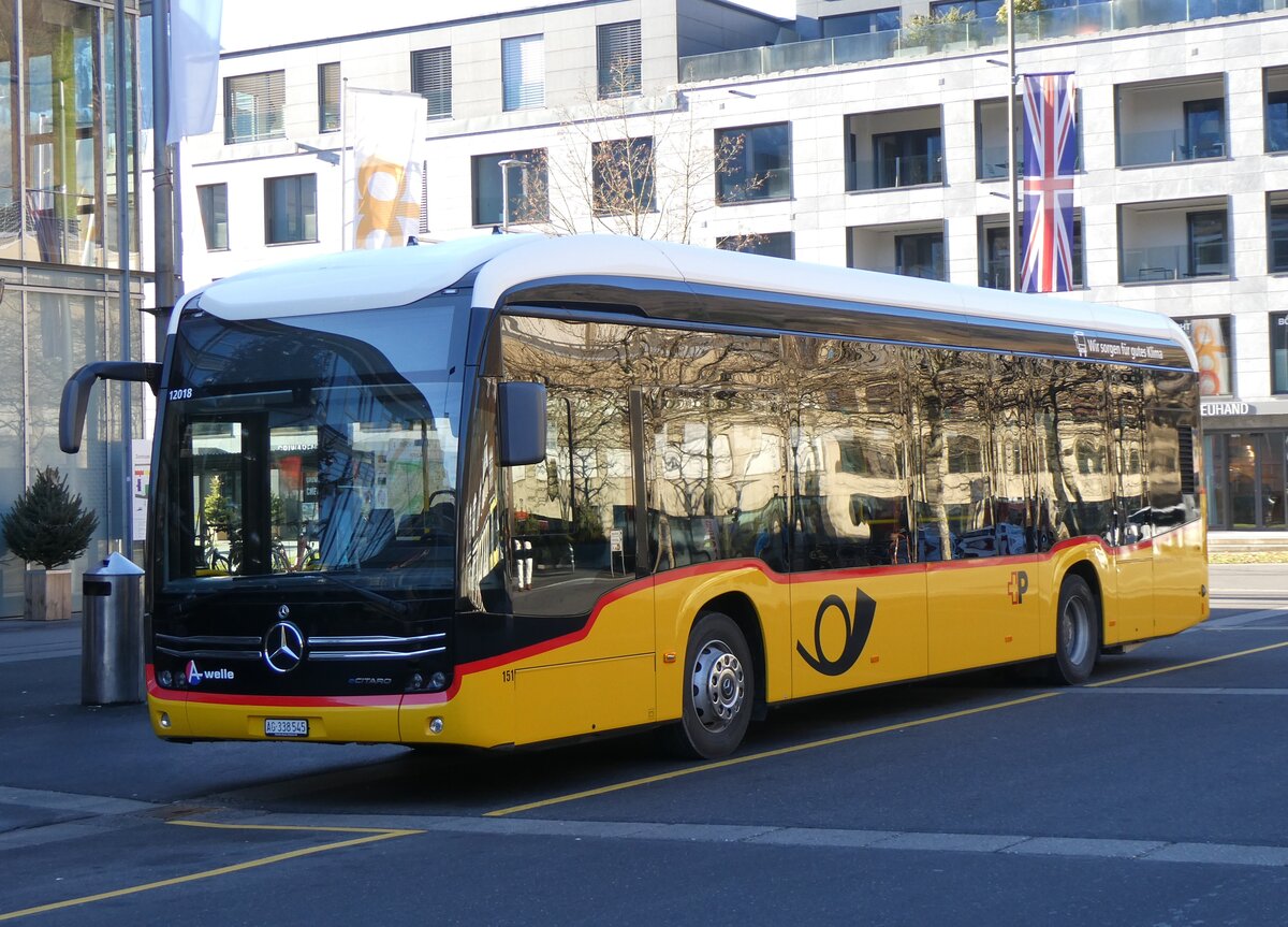 (269'884) - Voegtlin-Meyer, Brugg - Nr. 151/AG 338'545/PID 12'018 - eMercedes am 16. Dezember 2024 beim Bahnhof Interlaken Ost (Einsatz PostAuto)