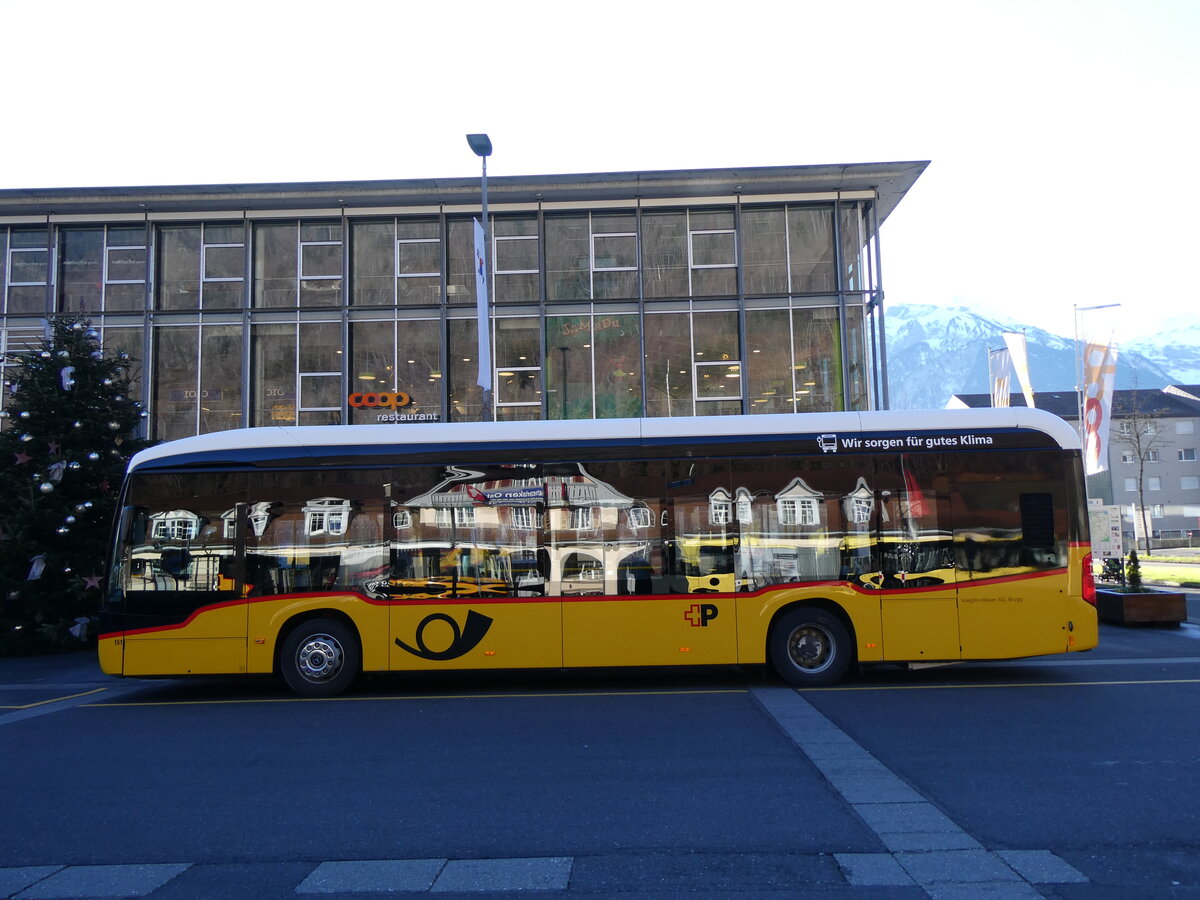 (269'888) - Voegtlin-Meyer, Brugg - Nr. 151/AG 338'545/PID 12'018 - eMercedes am 16. Dezember 2024 beim Bahnhof Interlaken Ost (Einsatz PostAuto)