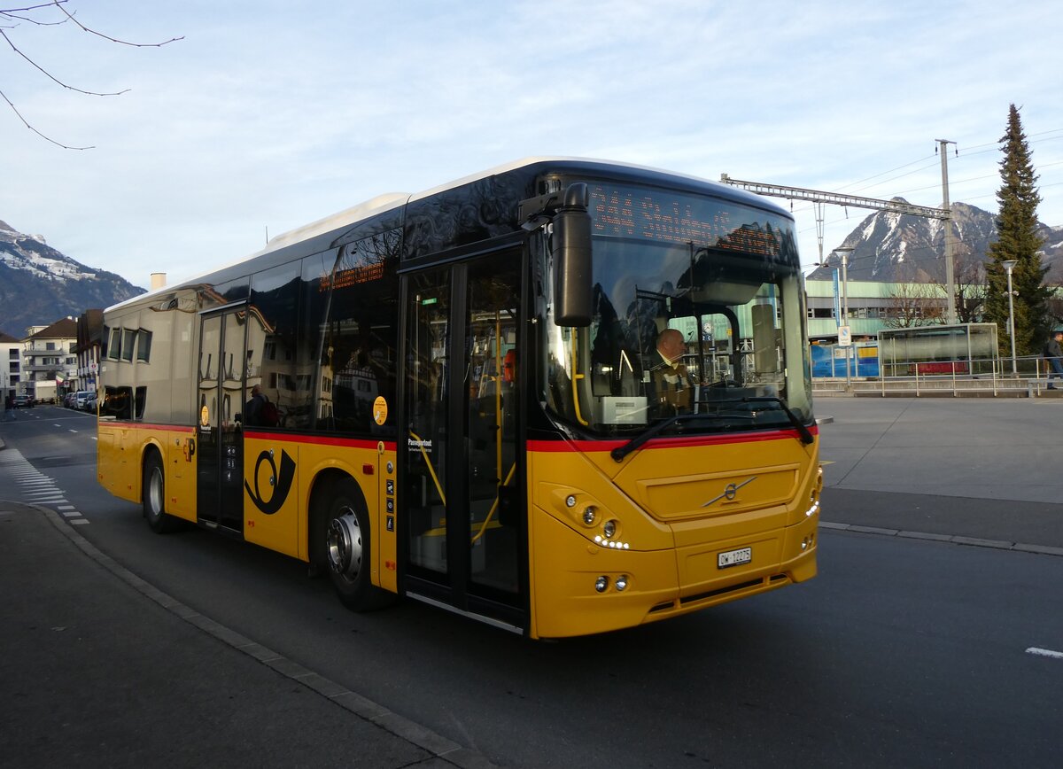 (269'956) - PostAuto Zentralschweiz - Nr. 508/OW 12'275 - Volvo (ex Nr. 12; ex Dillier, Sarnen Nr. 12) am 17. Dezember 2024 beim Bahnhof Sarnen