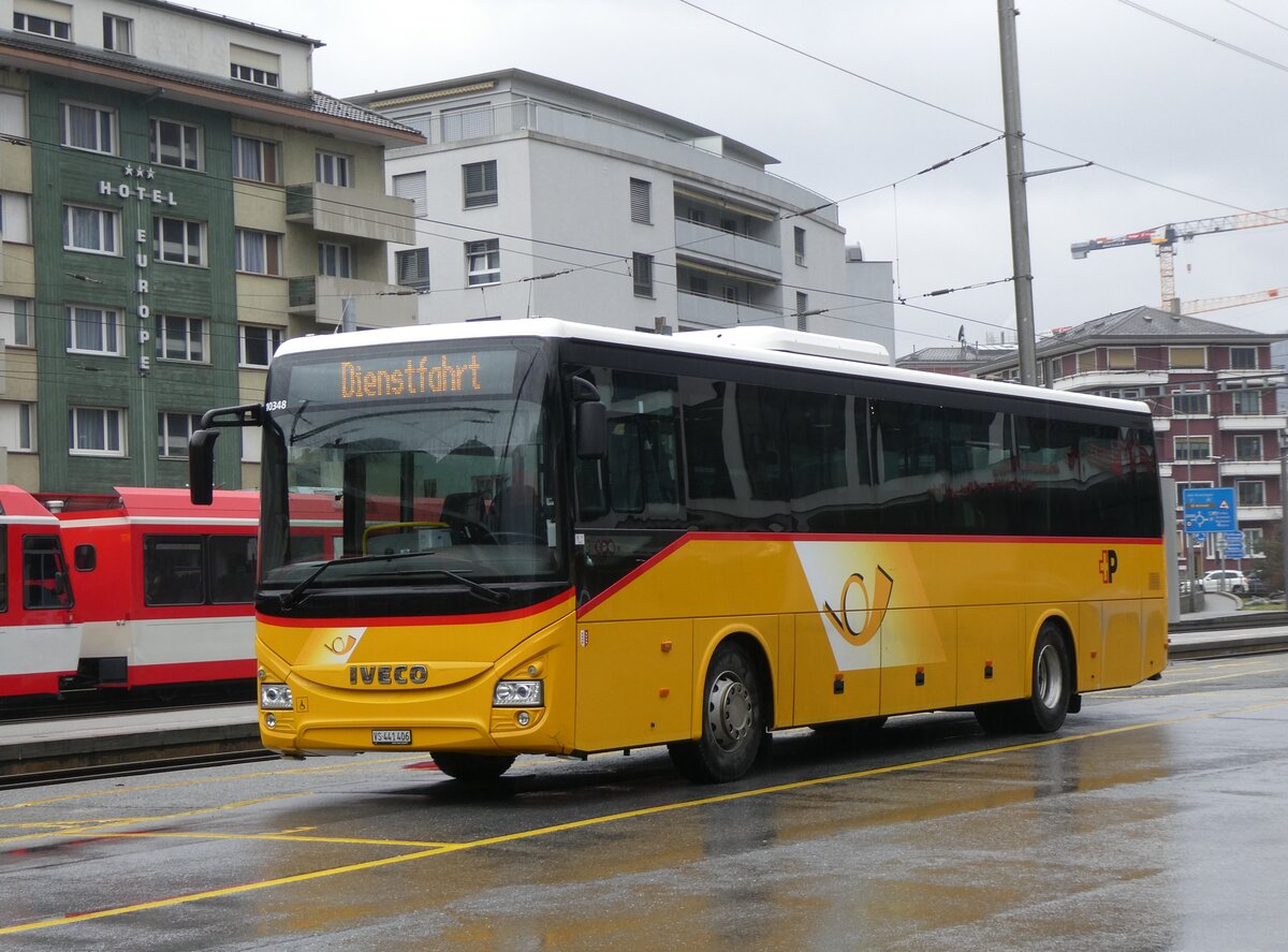 (270'001) - PostAuto Wallis - VS 441'406/PID 10'348 - Iveco am 19. Dezember 2024 beim Bahnhof Brig