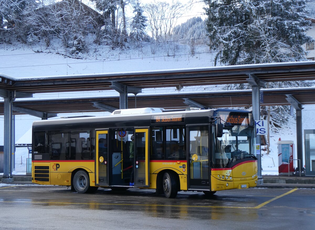 (270'058) - PostAuto Bern - Nr. 11'113/BE 745'481/PID 11'113 - Solaris (ex Nr. 481) am 21. Dezember 2024 beim Bahnhof Gstaad