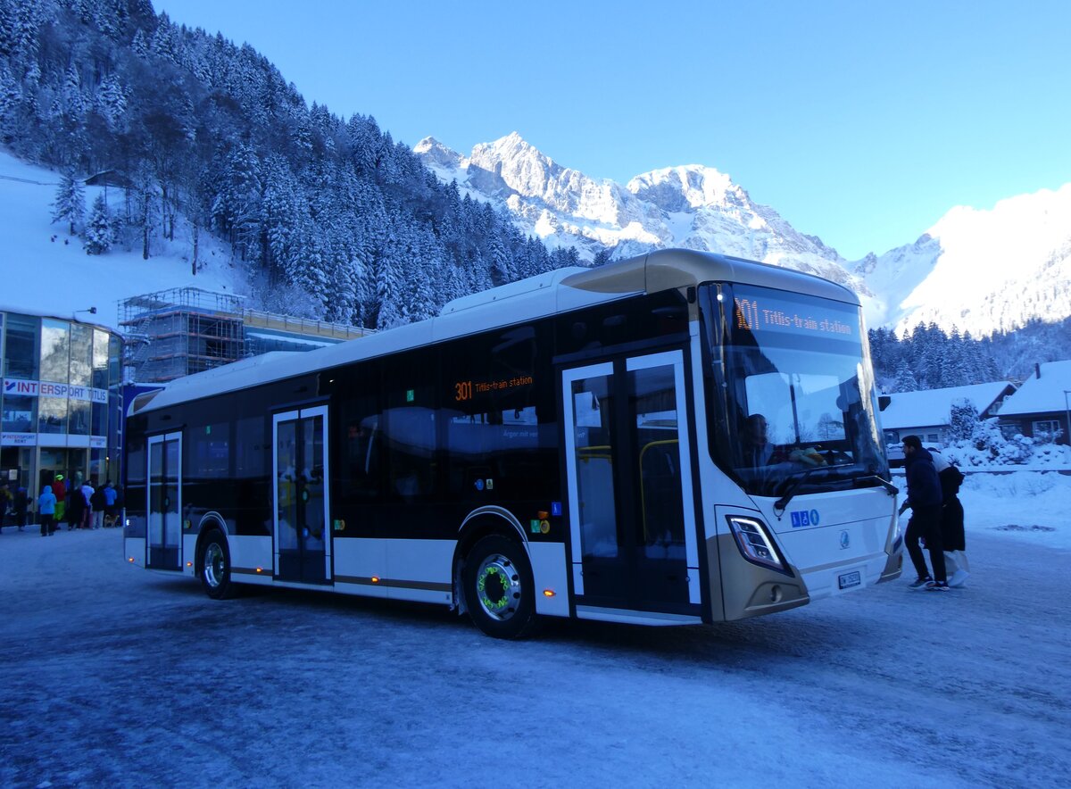 (270'181) - EAB Engelberg - Nr. 8/OW 15'231 - eYES-EU am 25. Dezember 2024 in Engelberg, Talstation Titlis