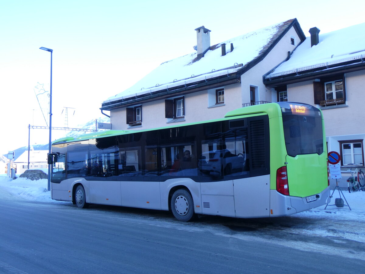 (270'245) - Engadin Bus, St. Moritz - GR 100'694 - Mercedes (ex Busland, Burgdorf Nr. 113) am 27. Dezember 2024 beim Bahnhof Zuoz