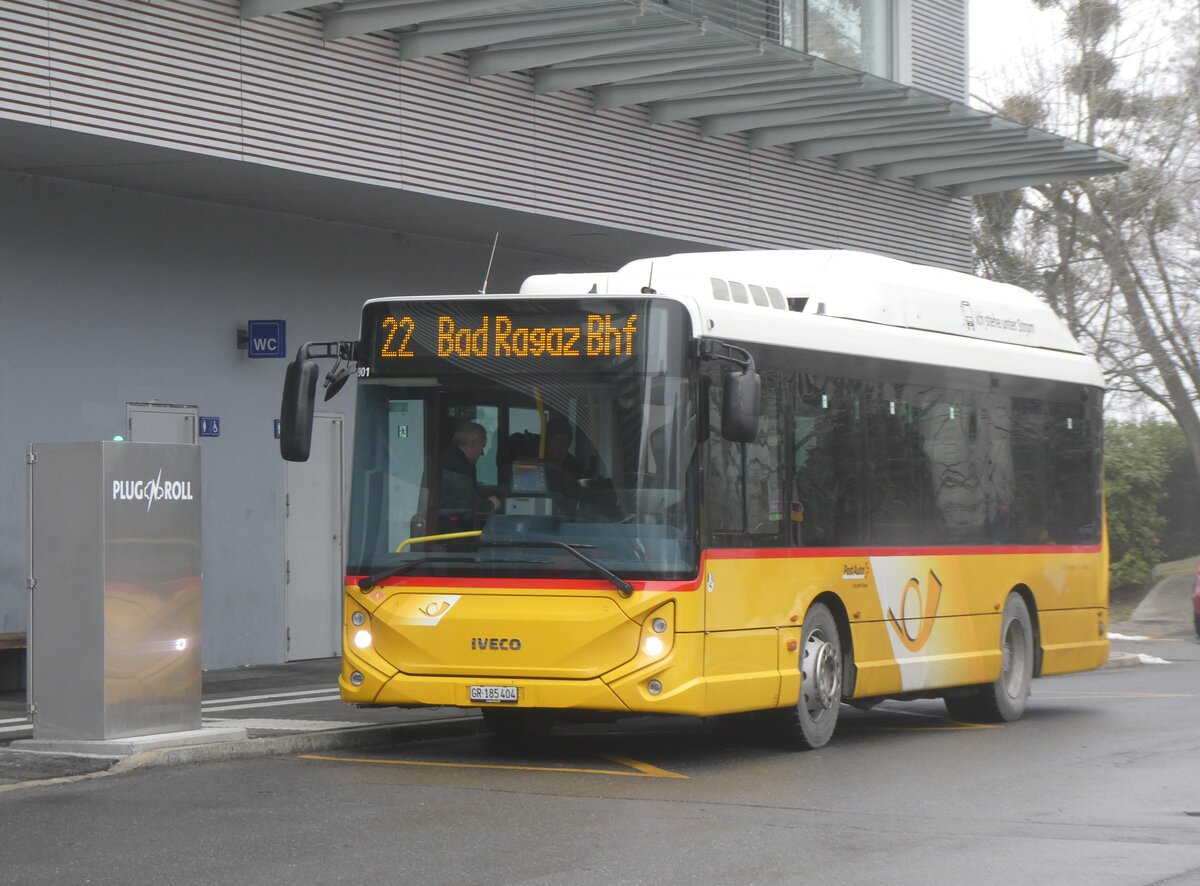 (270'279) - Gessinger, Bad Ragaz - GR 185'404/PID 11'901 - eHeuliez-Iveco am 27. Dezember 2024 beim Bahnhof Landquart