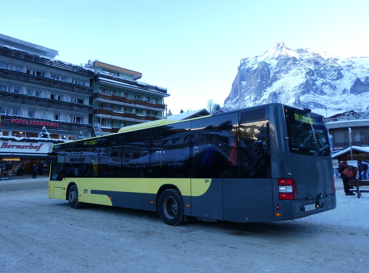 (270'334) - STI Thun - Nr. 152/BE 801'152 - MAN am 29. Dezember 2024 beim Bahnhof Grindelwald