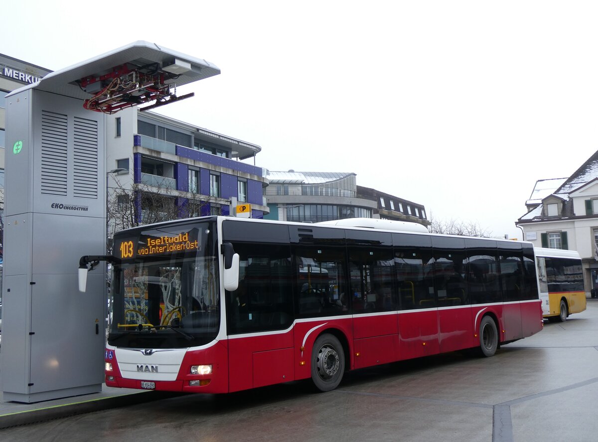 (270'416) - PostAuto Bern - BE 654'090/PID 12'339 - MAN (ex Dr. Richard, A-Wien Nr. 1419) am 30. Dezember 2024 beim Bahnhof Interlaken West