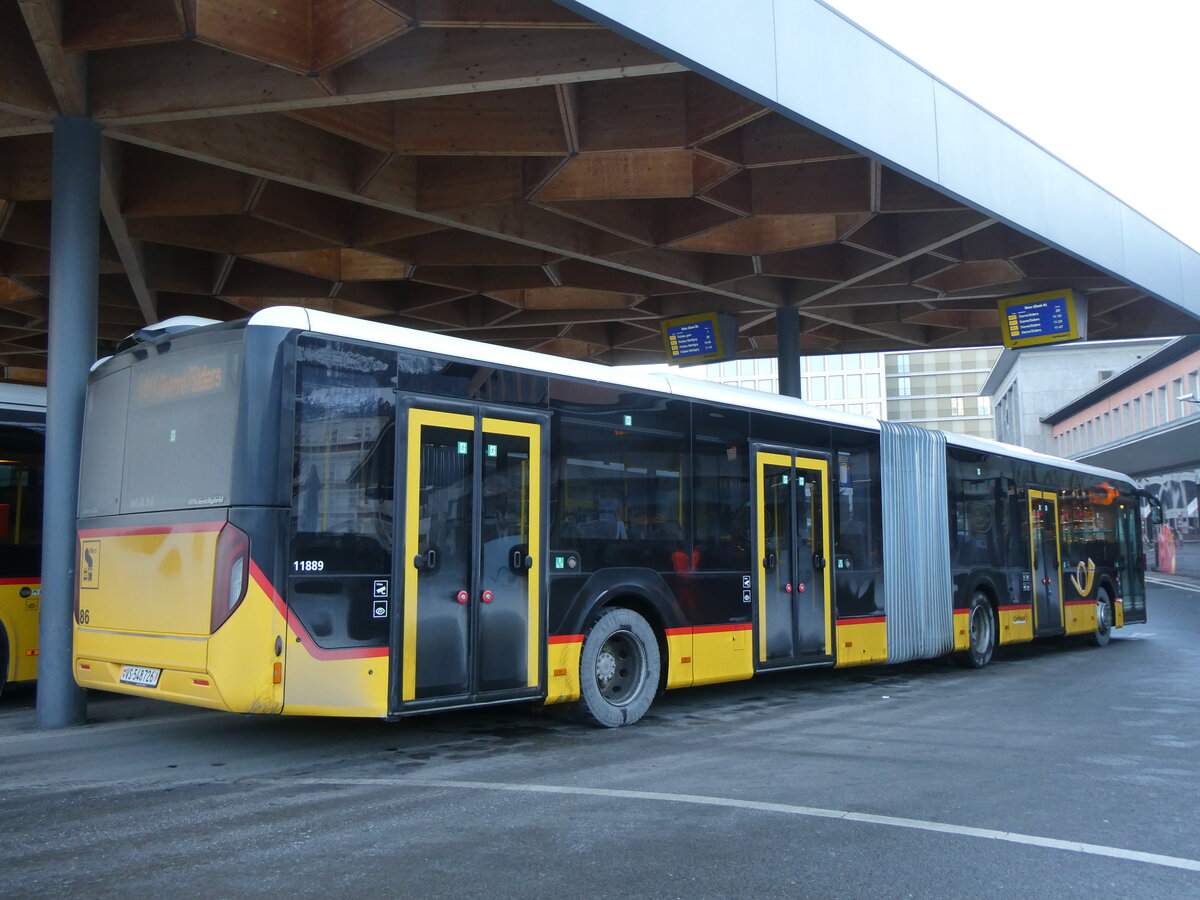 (270'482) - PostAuto Wallis - Nr. 86/VS 548'726/PID 11'889 - MAN am 1. Januar 2025 beim Bahnhof Sion