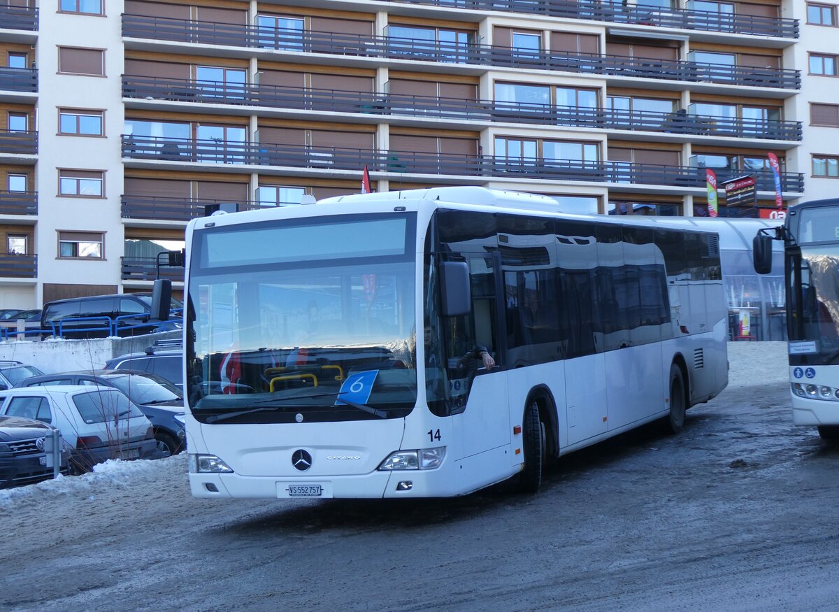 (270'489) - Lathion, Sion - Nr. 14/VS 552'757 - Mercedes (ex SB Schaffhausen Nr. 28) am 1. Januar 2025 in Haute-Nendaz, Tlcabine