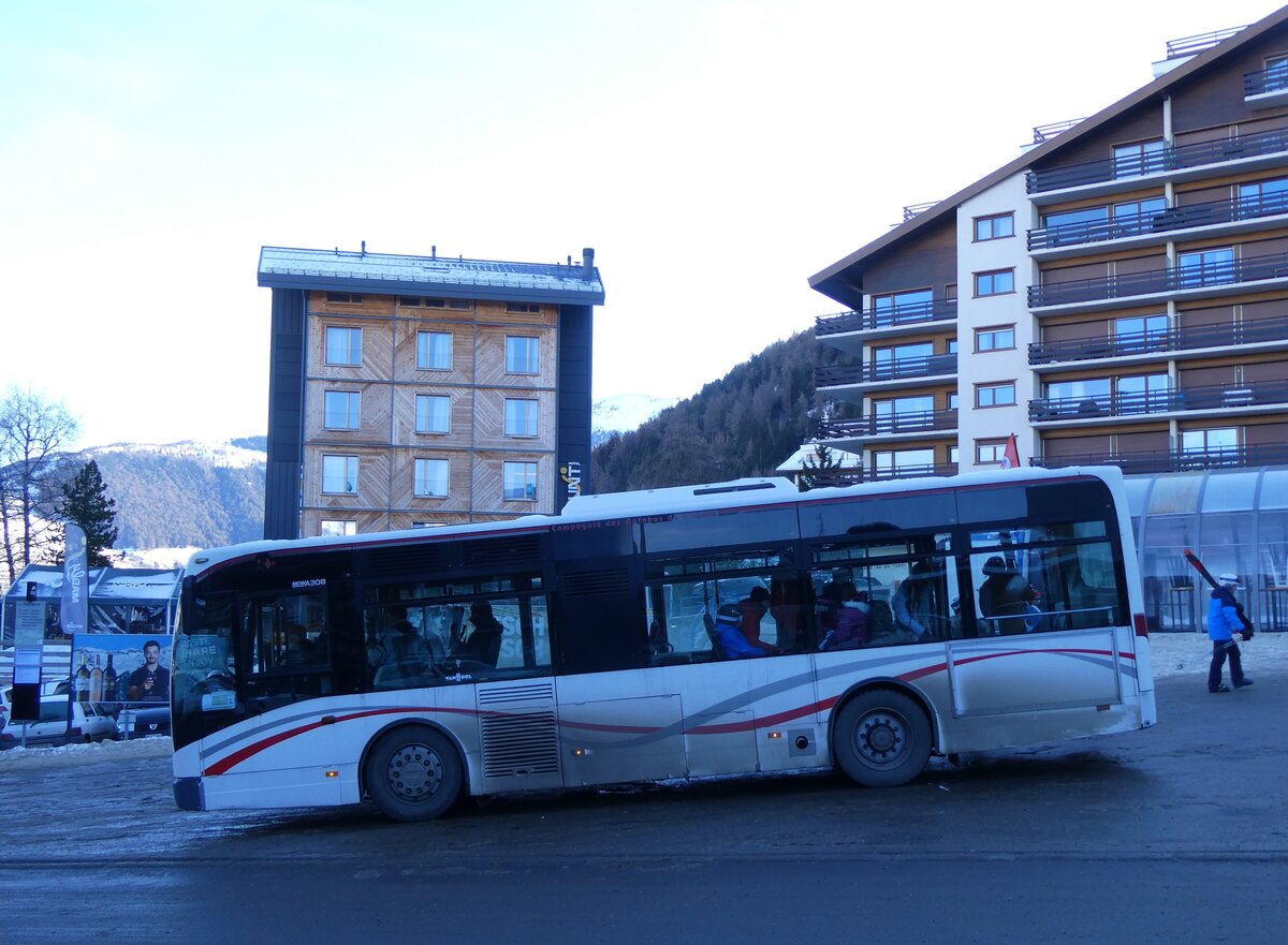 (270'502) - Lathion, Sion - Nr. 20/VS 31'615 - Van Hool (ex CAM Monaco/MC) am 1. Januar 2025 in Haute-Nendaz, Tlcabine