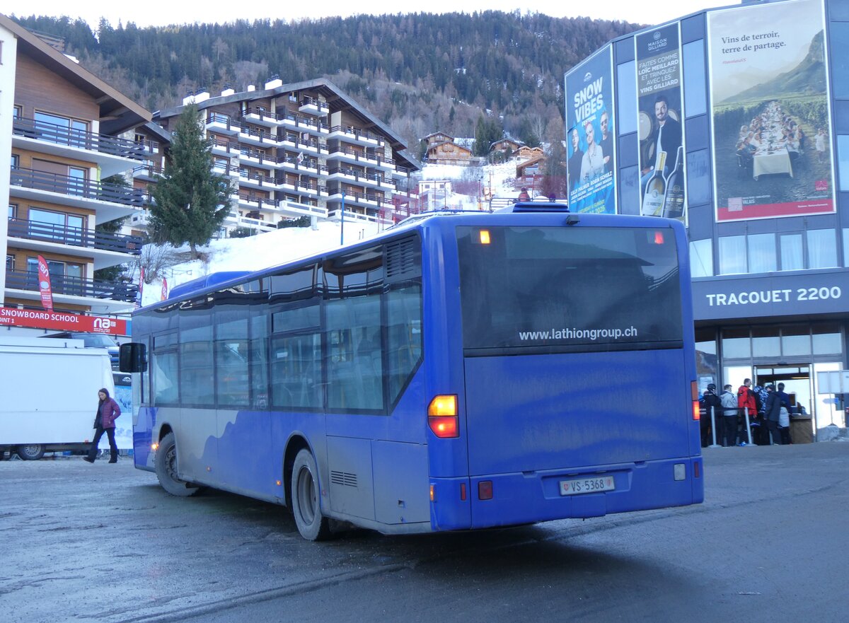 (270'507) - Lathion, Sion - Nr. 11/VS 5368 - Mercedes (ex VZO Grningen Nr. 74) am 1. Januar 2025 in Haute-Nendaz, Tlcabine