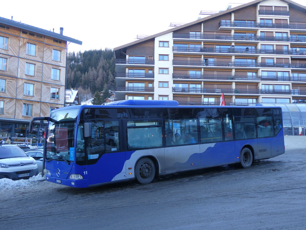 (270'510) - Lathion, Sion - Nr. 11/VS 5368 - Mercedes (ex VZO Grningen Nr. 74) am 1. Januar 2025 in Haute-Nendaz, Tlcabine