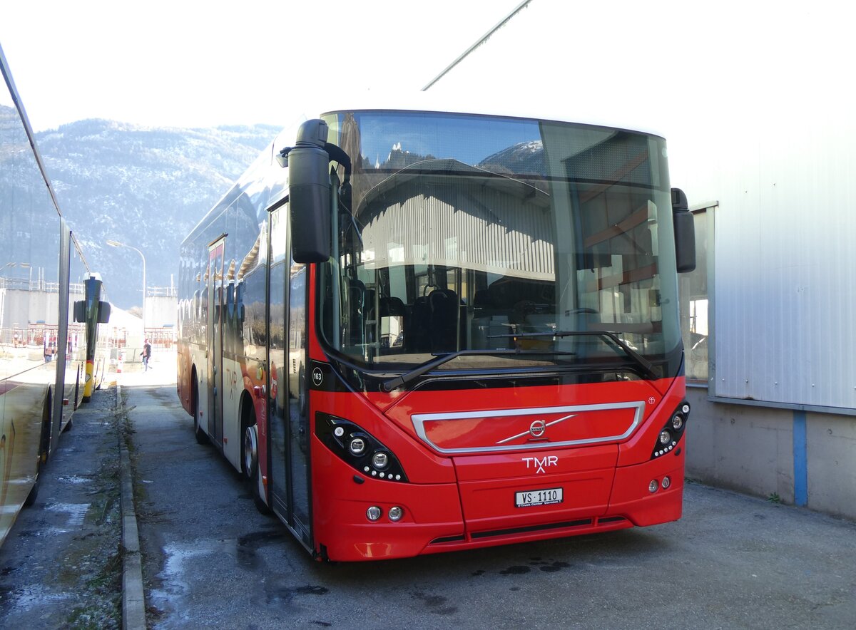 (270'529) - TMR Martigny - Nr. 163/VS 1110 - Volvo am 1. Januar 2025 in Leytron, Garage Buchard