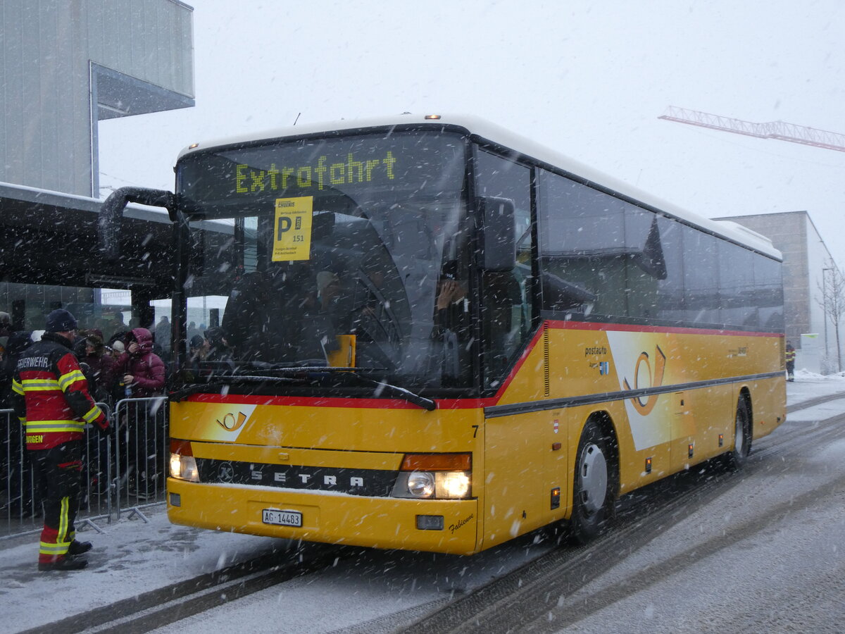 (270'909) - Tschannen, Zofingen - Nr. 7/AG 14'483/PID 90 - Setra am 11. Januar 2025 beim Bahnhof Frutigen