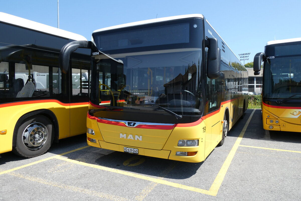 (278'742) - CarPostal Ouest - Nr. 19/VD 639'040/PID 10'094 - MAN (ex MOB Montreux Nr. 19; ex Dnser, Trimmis) am 9. August 2025 in Yverdon, Garage