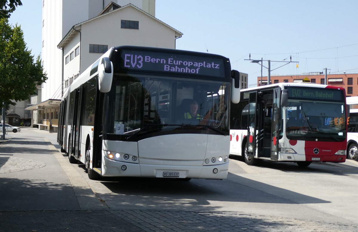 (278'864) - Overney, Vevey - VD 385'037 - Solaris (ex AAGR Rothenburg Nr. 11) am 15. August 2025 beim Bahnhof Ddingen