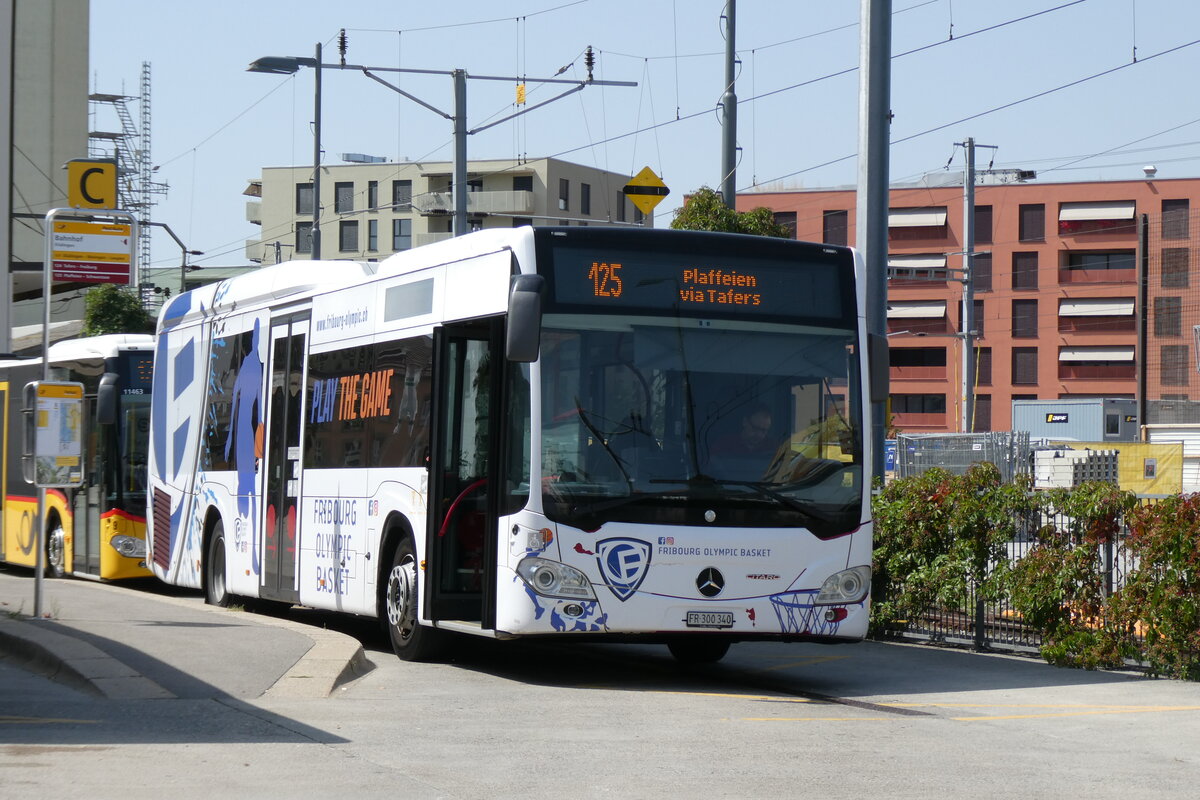 (278'865) - TPF Fribourg - Nr. 1026/FR 300'340 - Mercedes am 15. August 2025 beim Bahnhof Ddingen