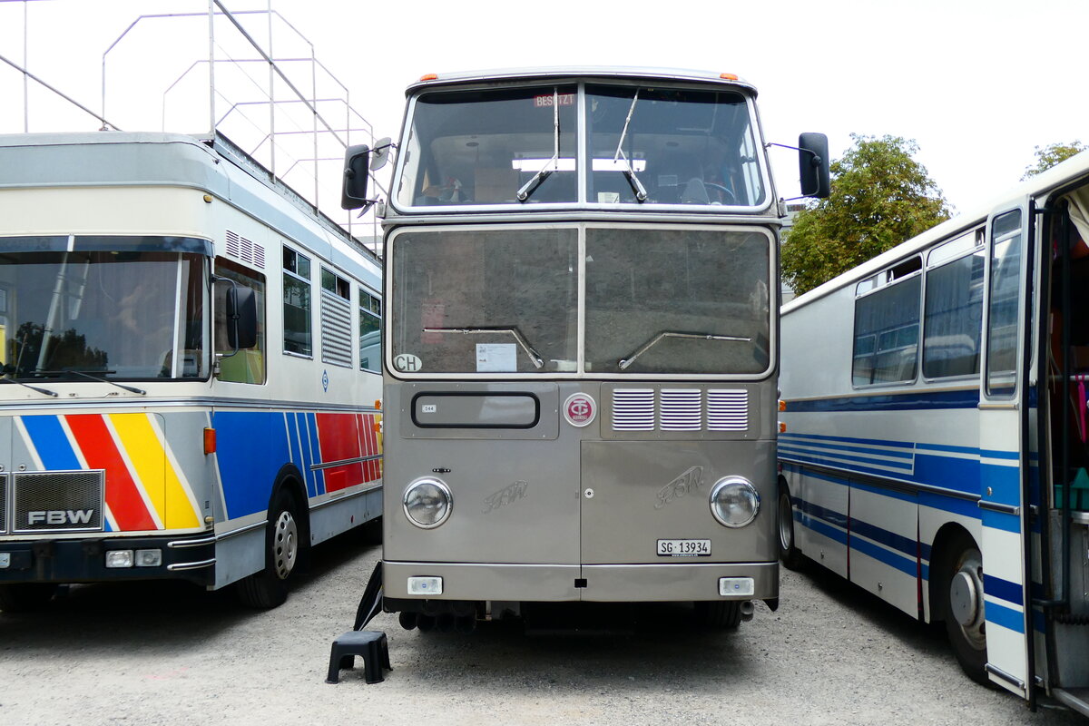 (279'103) - Schneider, Schmerikon - SG 13'934 - FBW/T�scher Hochlenker (ex Basler, Hofstetten; ex VBZ Z�rich Nr. 244) am 16. August 2025 in Solothurn, Baseltor