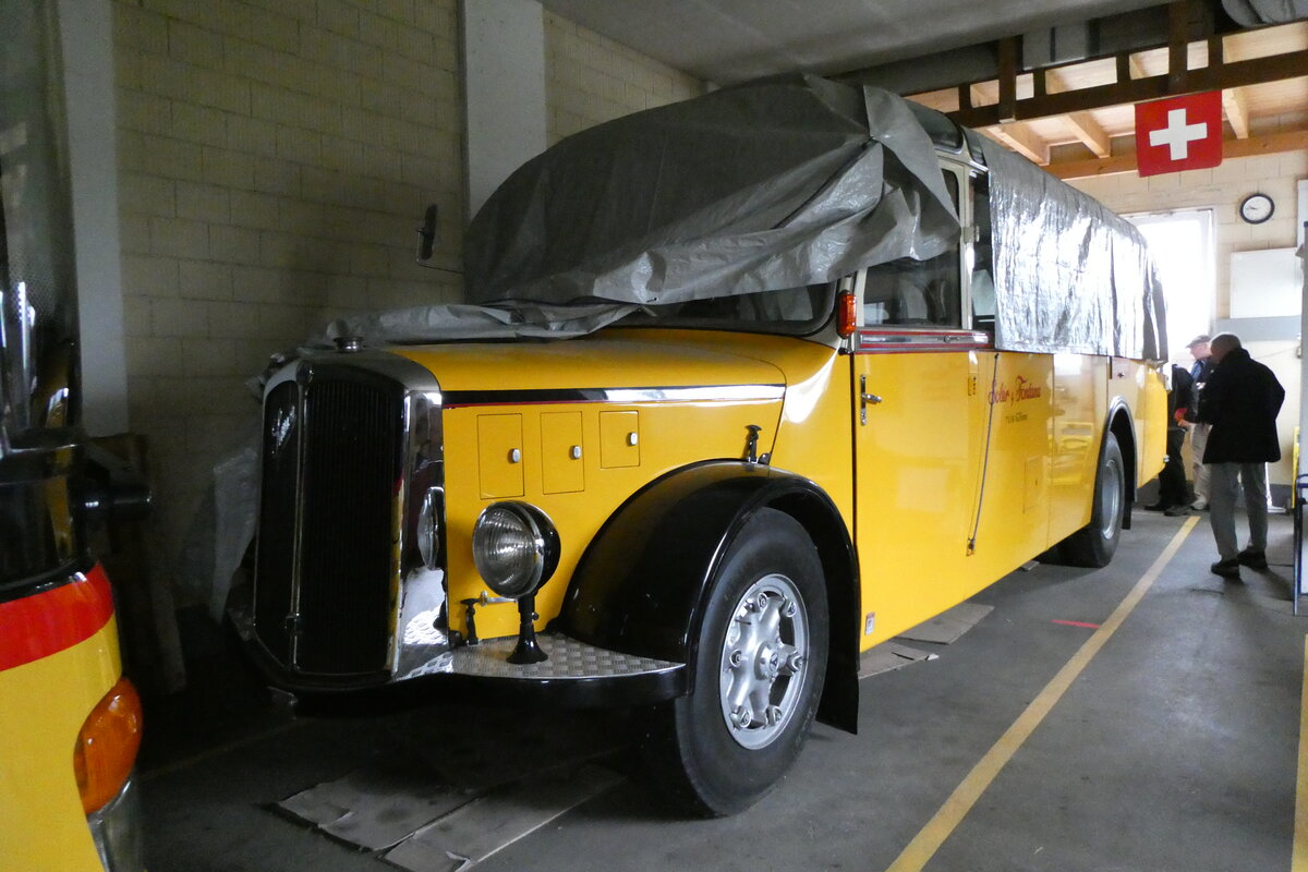 (280'228) - Solr&Fontana, Ilanz - Nr. 5 - Saurer/R&J am 10. September 2025 in Disentis, Garage Bundi (teilweise zugedeckt)