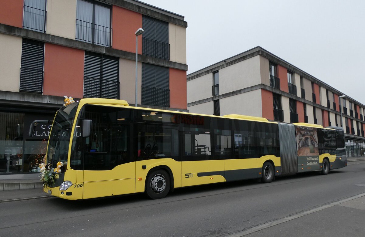 (283'145) - STI Thun - Nr. 720/BE 904'720 - Mercedes am 14. Dezember 2025 in Thun, Zentrum Oberland