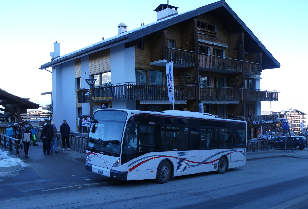 (283'579) - Lathion, Sion - Nr. 20/VS 31'615 - Van Hool (ex CAM Monaco/MC) am 30. Dezember 2025 in Haute-Nendaz, T�l�cabine