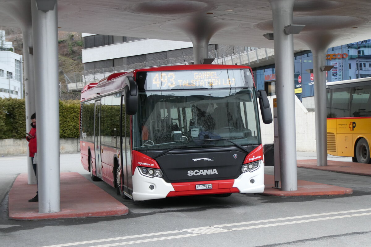 (284'407) - Steiner, Niedergesteln - Nr. 303/VS 79'212 - Scania am 27. Januar 2026 beim Bahnhof Visp