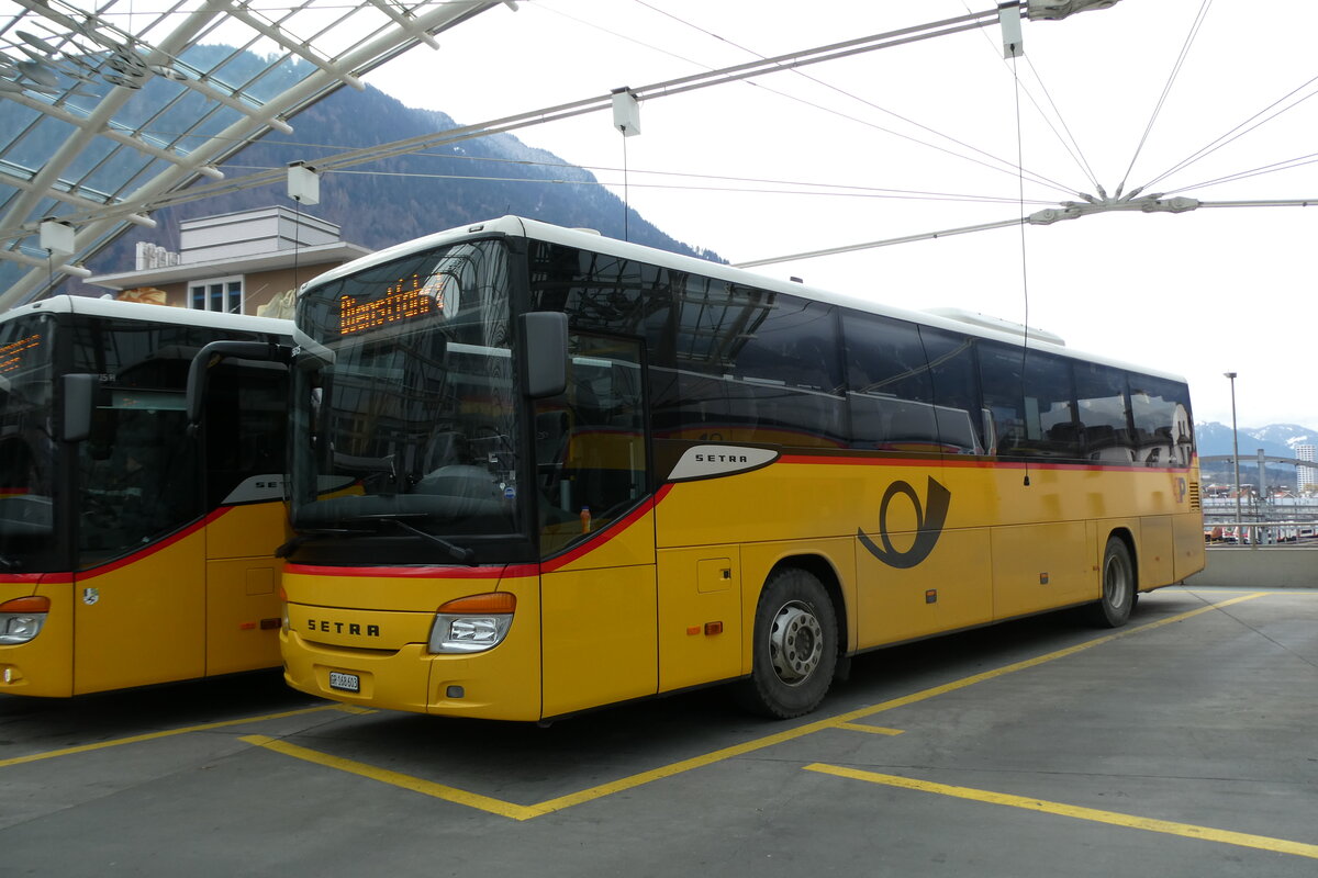 (284'892) - PostAuto Graub�nden - GR 168'603/PID 5615 - Setra am 14. Februar 2026 in Chur, Postautostation