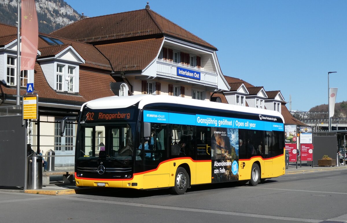 (285'195) - PostAuto Bern - BE 610'537/PID 12'126 - eMercedes am 3. M�rz 2026 beim Bahnhof Interlaken Ost