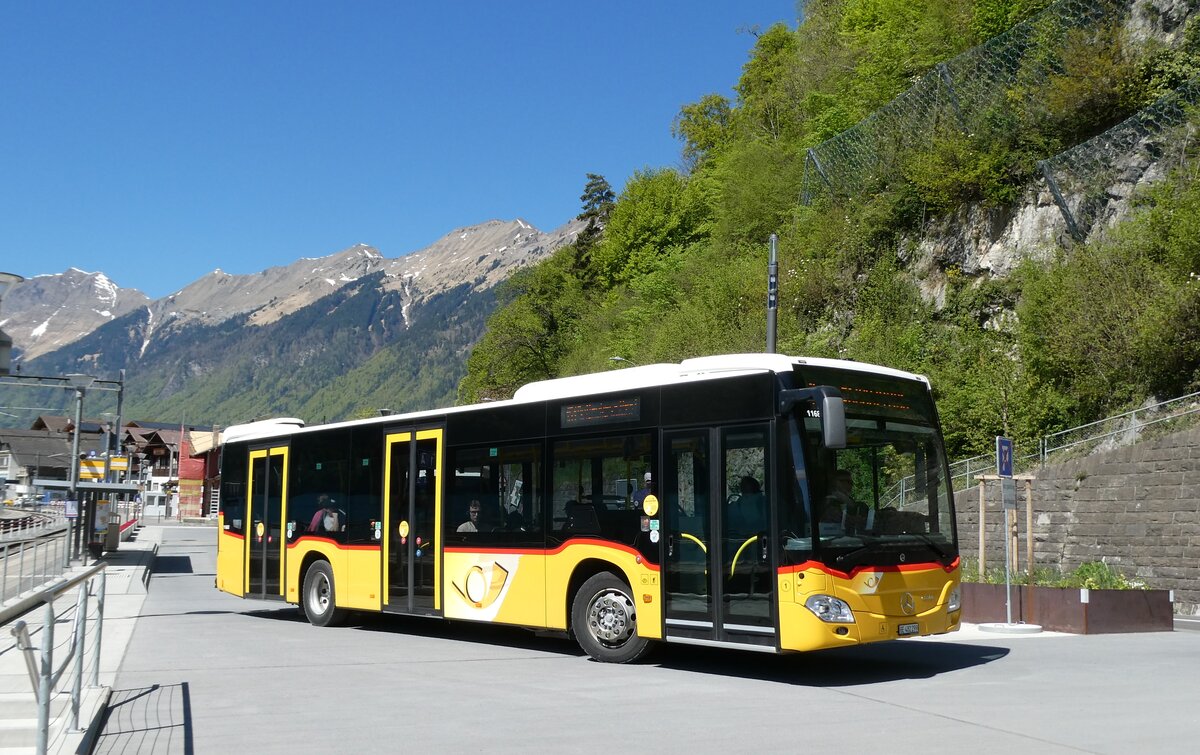 (286'334) - Fl�ck, Brienz - Nr. 1/BE 482'299/PID 11'682 - Mercedes (ex PostAuto Bern BE 403'166; ex PostAuto Bern BE 653'384) am 24. April 2026 beim Bahnhof Brienz