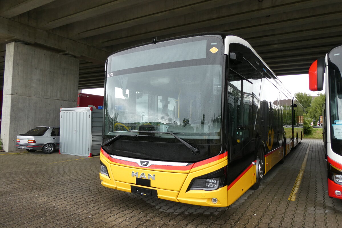 (286'951) - PostAuto Bern - PID 12'354 - eMAN am 14. Mai 2026 in Kerzers, Murtenstrasse