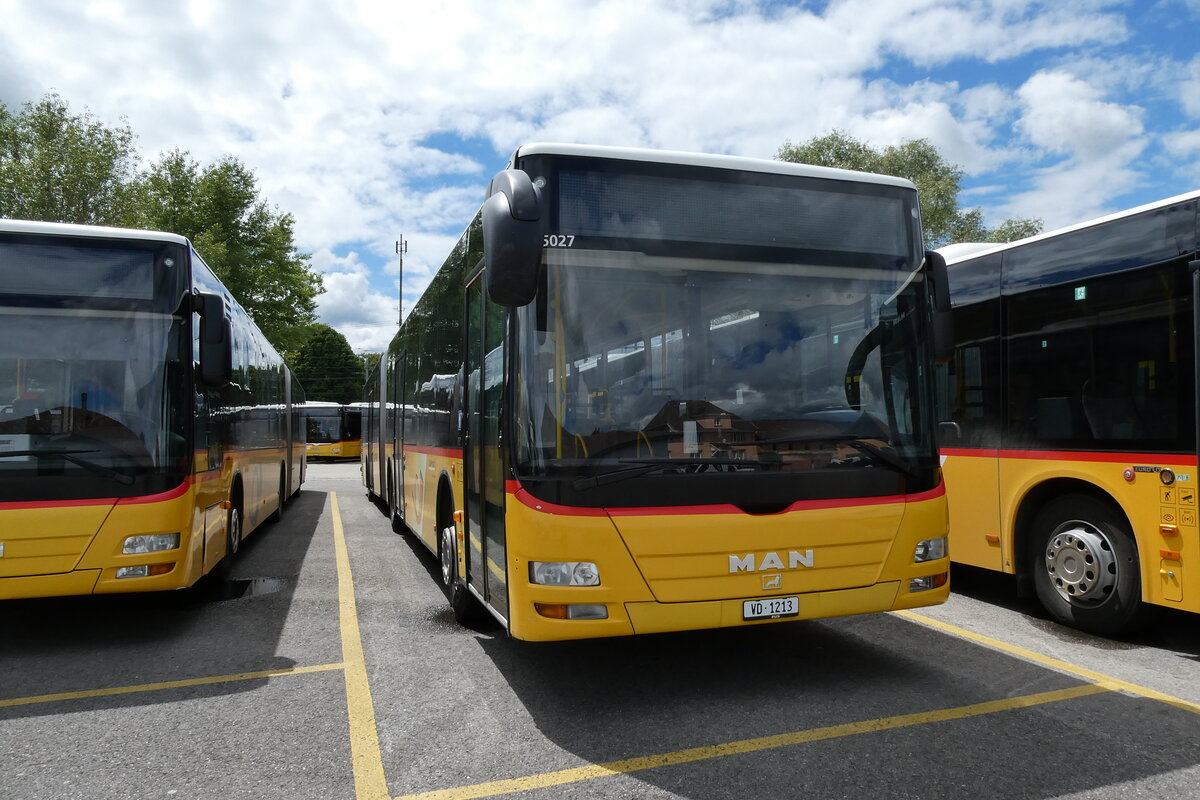 (287'050) - CarPostal Ouest - VD 1213/PID 5027 - MAN (ex SEFA, Aubonne; ex ARCC Aubonne) am 16. Mai 2026 in Yverdon, Garage