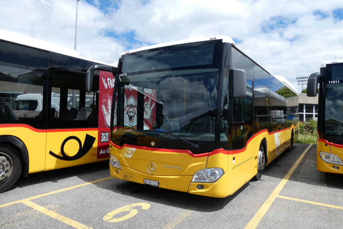 (287'059) - CarPostal Ouest - VD 303'123/PID 10'473 - Mercedes (ex Rossier, Lussy) am 16. Mai 2026 in Yverdon, Garage