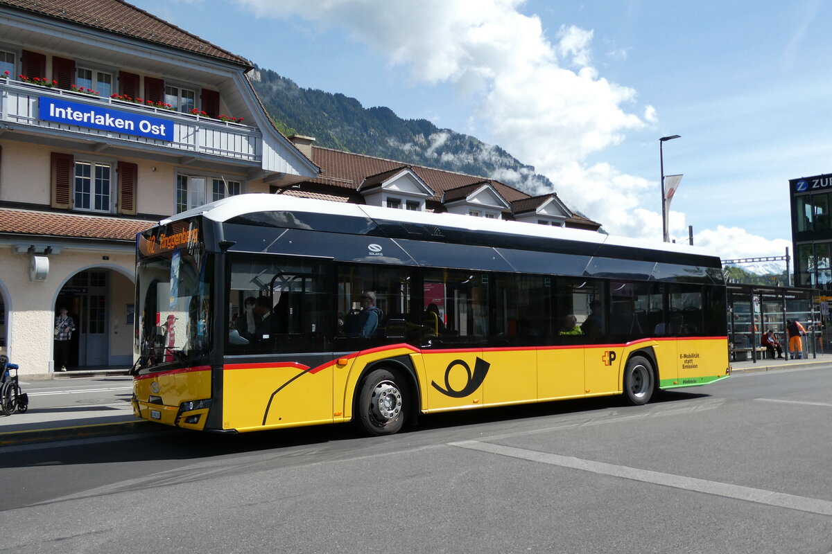 (287'096) - PostAuto Bern - BE 862'361/PID 12'280 - eSolaris am 19. Mai 2026 beim Bahnhof Interlaken Ost
