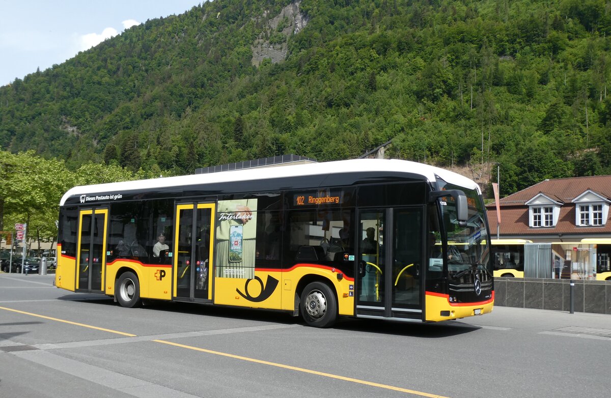 (287'106) - PostAuto Bern - BE 610'537/PID 12'126 - eMercedes am 19. Mai 2026 beim Bahnhof Interlaken Ost