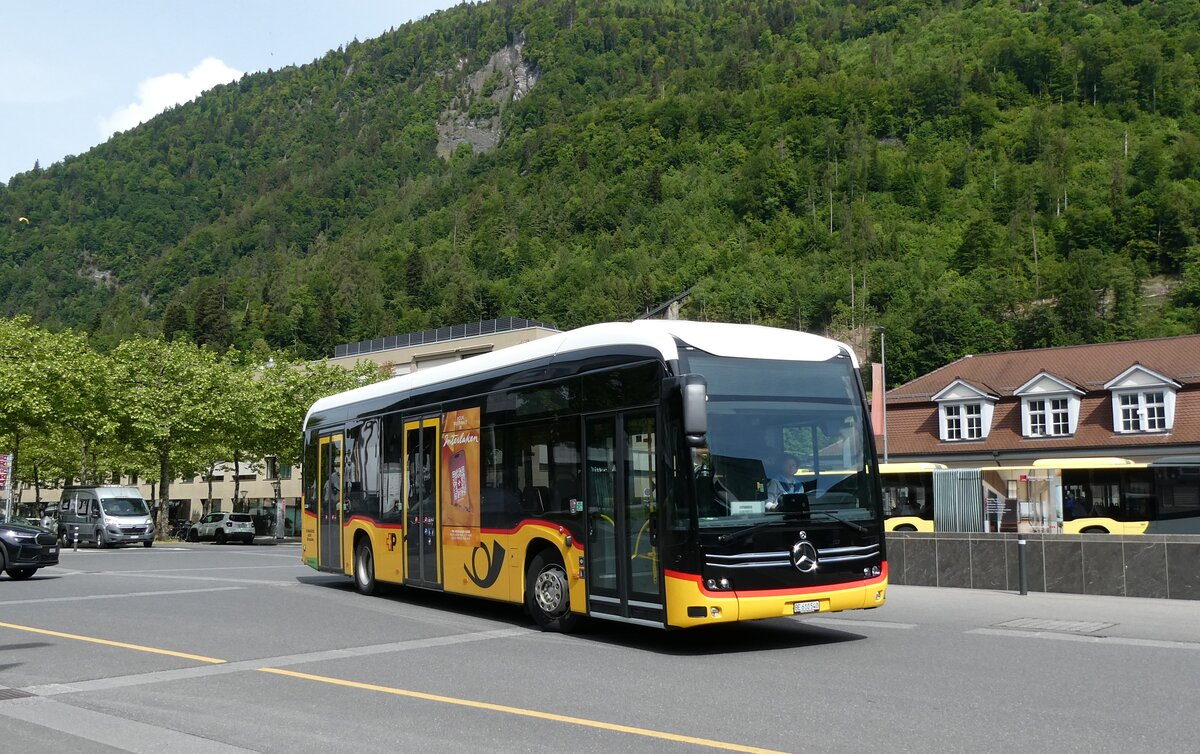 (287'107) - PostAuto Bern - BE 610'540/PID 12'129 - eMercedes am 19. Mai 2026 beim Bahnhof Interlaken Ost