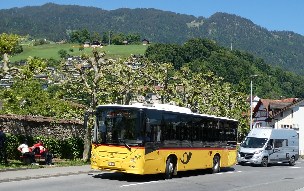 (287'243) - PostAuto Zentralschweiz - Nr. 508/OW 12'275/PID 10'536 - Volvo (ex Nr. 12; ex Dillier, Sarnen Nr. 12) am 23. Mai 2026 beim Bahnhof Sarnen