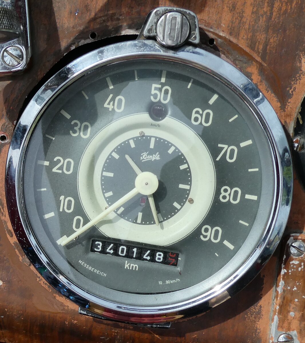 (287'437) - Aus Deutschland: Hummel, Kirchzarten - FR-RH 1H - Saurer/R&J (ex Eberhard, CH-Messen; ex Blaser, CH-Hasle-R�egsau; ex Feller, CH-Luterbach; ex AWL Littenheid/CH; ex TSG Blumenstein/CH Nr. 6) am 30. Mai 2026 in Arbon, Arbon Classics (Detailaufnahme - 340'148,7 Kilometer)