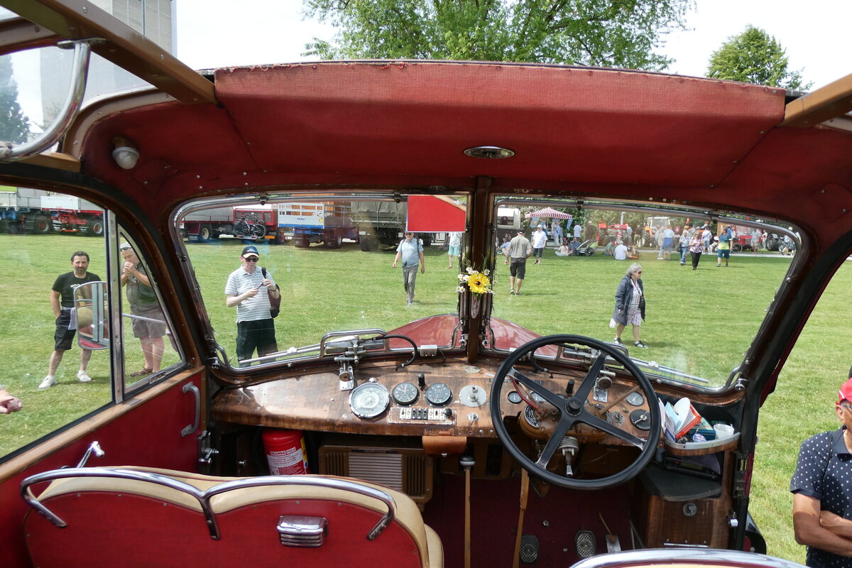 (287'439) - Aus Deutschland: Hummel, Kirchzarten - FR-RH 1H . Saurer/R&J (ex Eberhard, CH-Messen; ex Blaser, CH-Hasle-R�egsau; ex Feller, CH-Luterbach; ex AWL Littenheid/CH; ex TSG Blumenstein/CH Nr. 6) am 30. Mai 2026 in Arbon, Arbon Classics (Innenaufnahme)