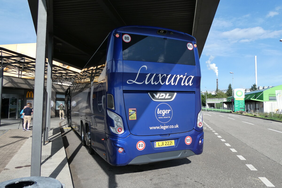 (287'609) - Aus England: Leger, Rotherham - LJI 2221 - VDL am 6. Juni 2026 in Pratteln, Rastst�tte
