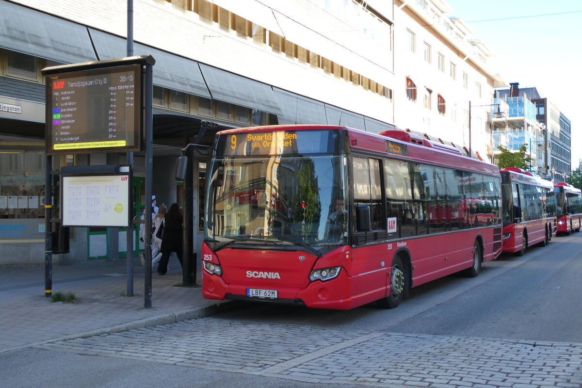 (287'995) - LLT Lulea - Nr. 253/LBF 62M - Scania am 11. Juni 2026 in Lulea, Smedjegatan City