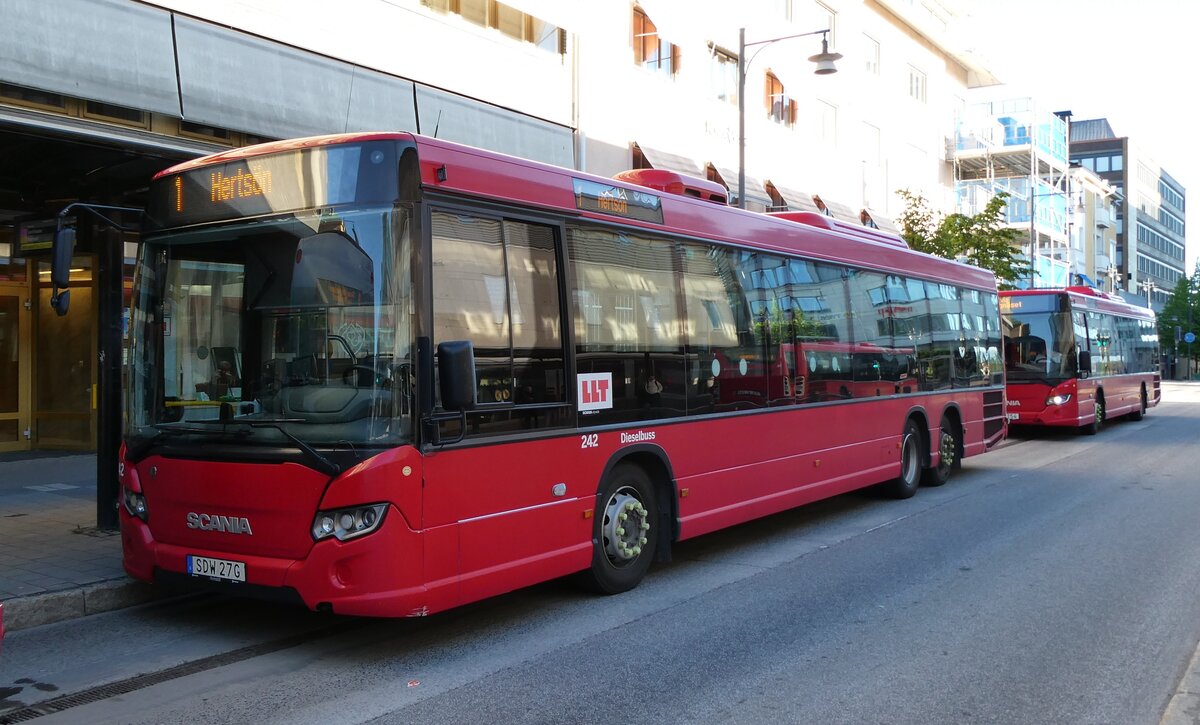 (287'996) - LLT Lulea - Nr. 242/SDW 27G - Scania am 11. Juni 2026 in Lulea, Smedjegatan City 