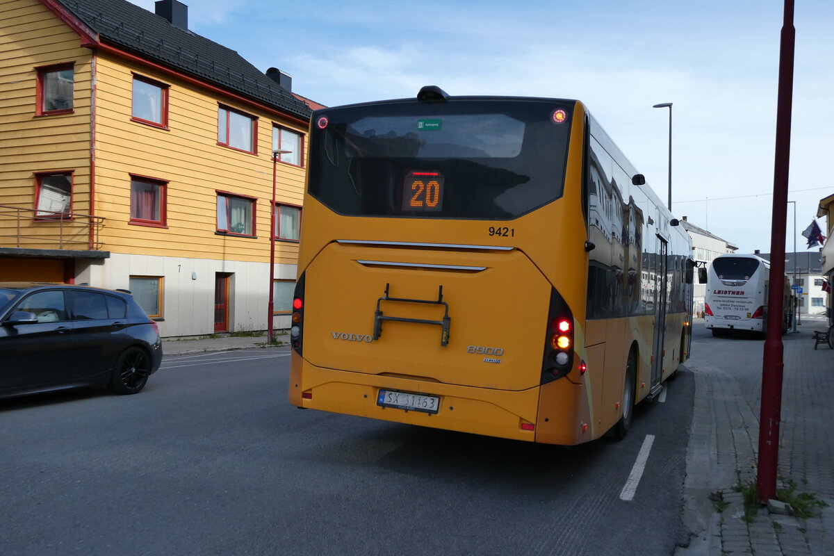 (288'144) - Snelandia Finnmark - Nr. 9421/SW 31'463 - Volvo am 12. Juni 2026 in Honningsvag, Hotel Scandia