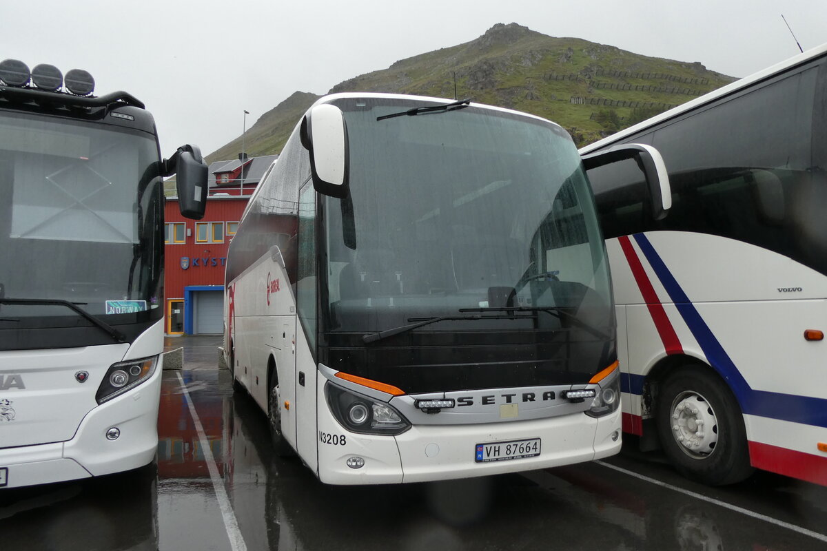 (288'257) - Boreal, Stavanger - Nr. N3208/VH 87'664 - Setra am 13. Juni 2026 in Honningsvag, Hafen