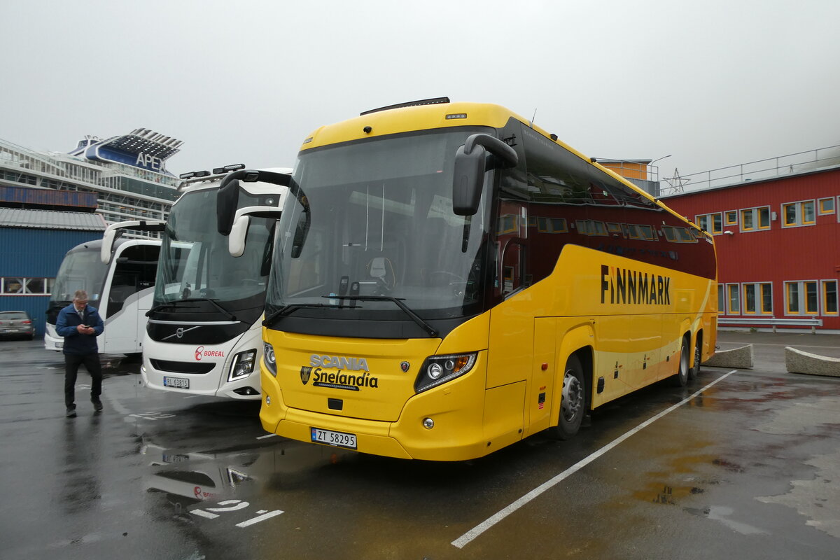 (288'282) - Snelandia Finnmark - Nr. 6106/ZT 58'295 - Scania/Higer am 13. Juni 2026 in Honningsvag, Hafen