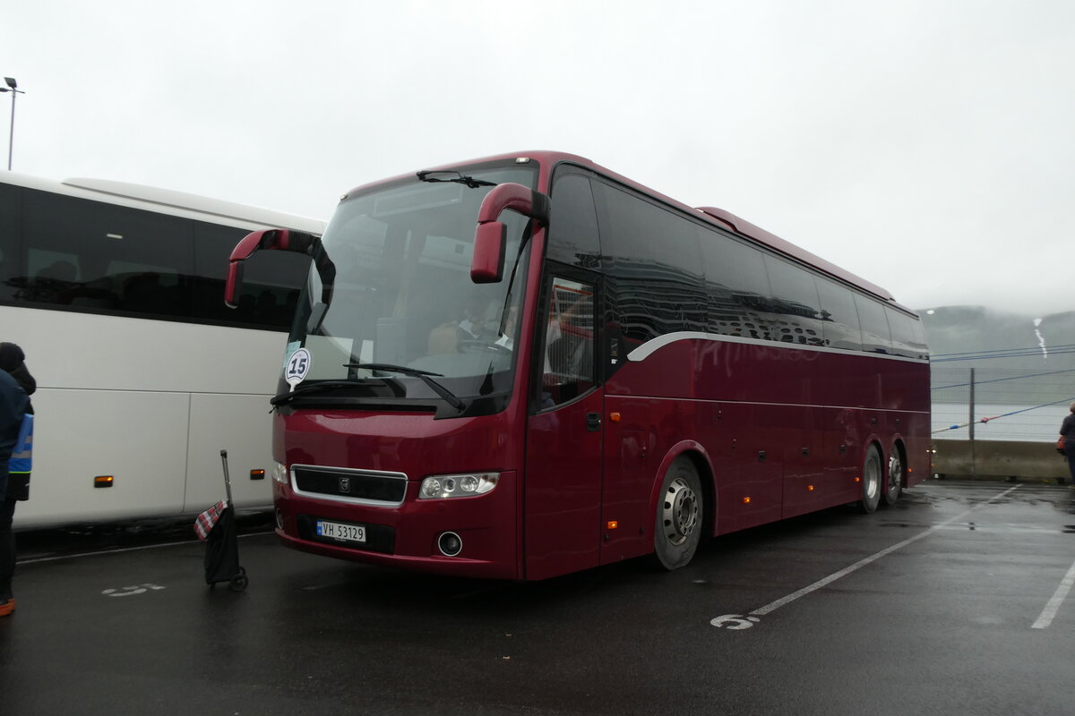 (288'284) - Haland, Trondheim - VH 53'129 - Volvo am 13. Juni 2026 in Honningsvag, Hafen
