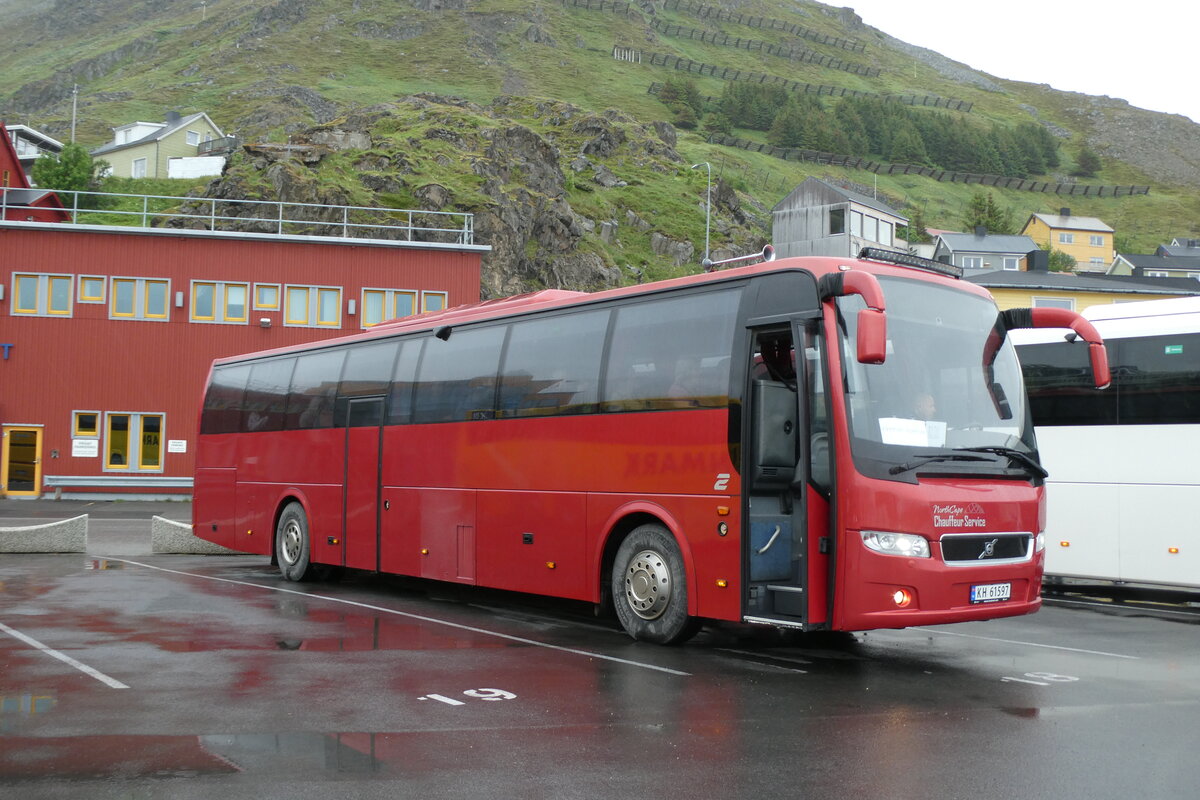 (288'290) - North Cape Chauffeur Service -KH 61'597 - Volvo am 13. Juni 2026 in Honningsvag, Hafen