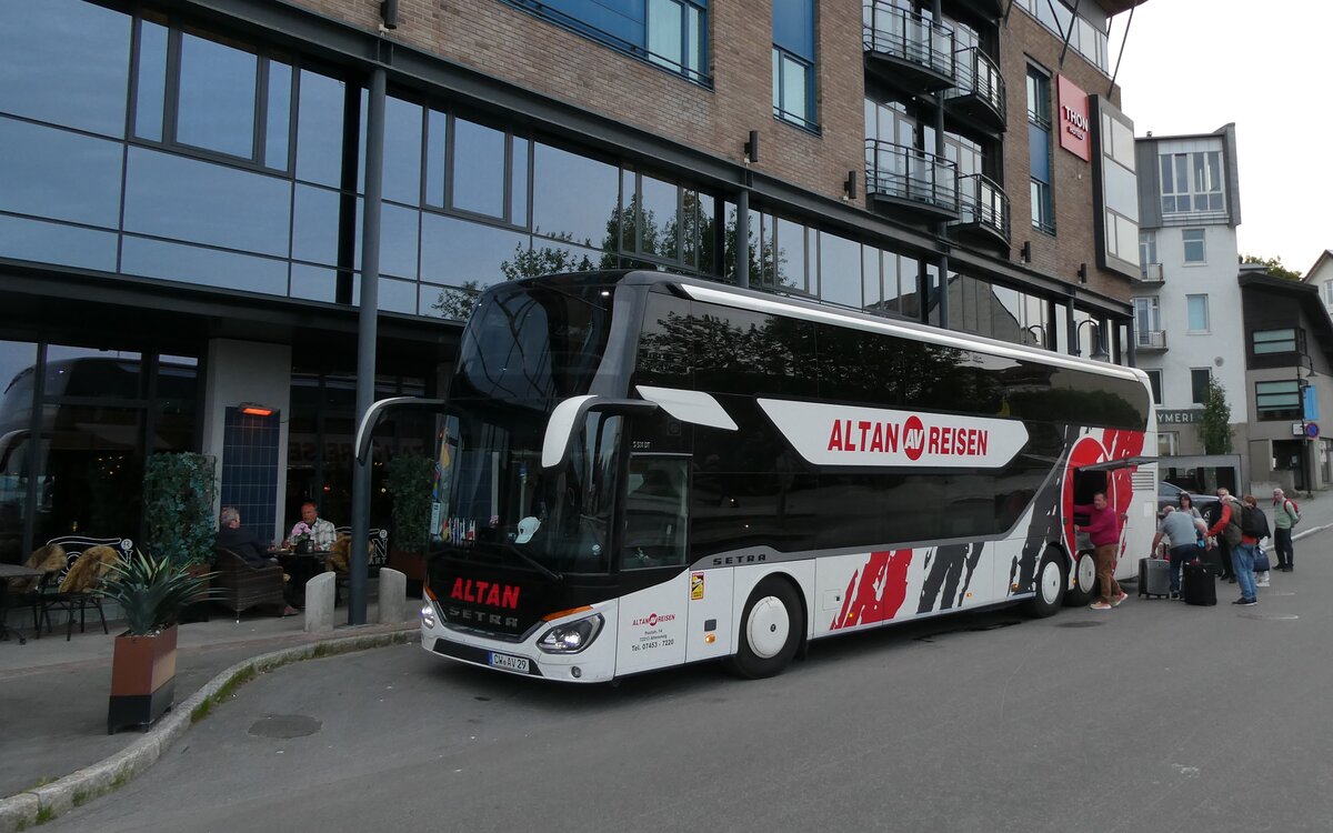 (288'503) - Aus Deutschland: Altan, Altenstein - CW-AV 29 - Setra am 14. Juni 2026 in Harstad, Terminal