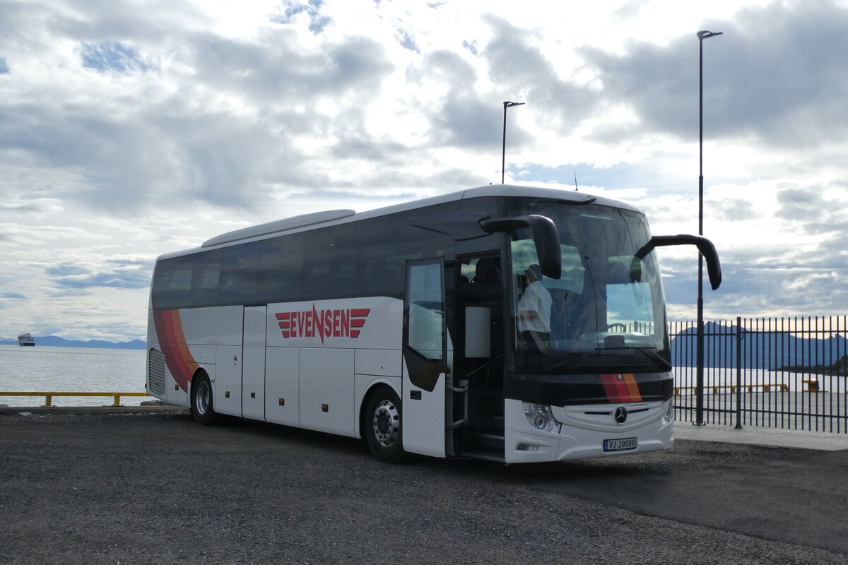 (288'513) - Evensen, Borkenes - VJ 20'080 - Mercedes am 15. Juni 2026 in Harstad, Hafen