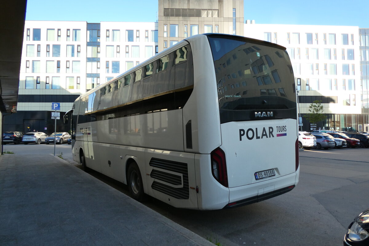 (288'620) - Polar Tours, Bod� - DA 40'588 - MAN am 15. Juni 2026 in Svolvaer, Hafen
