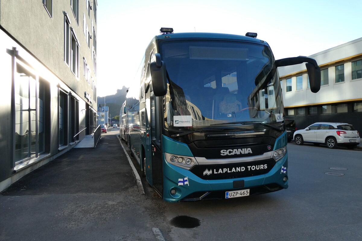 (288'622) - Aus Finnland: Lapland Tours, Rovaniemi - Nr. 3/UZP-463 - Scania am 15. Juni 2026 in Svolvaer, Hafen