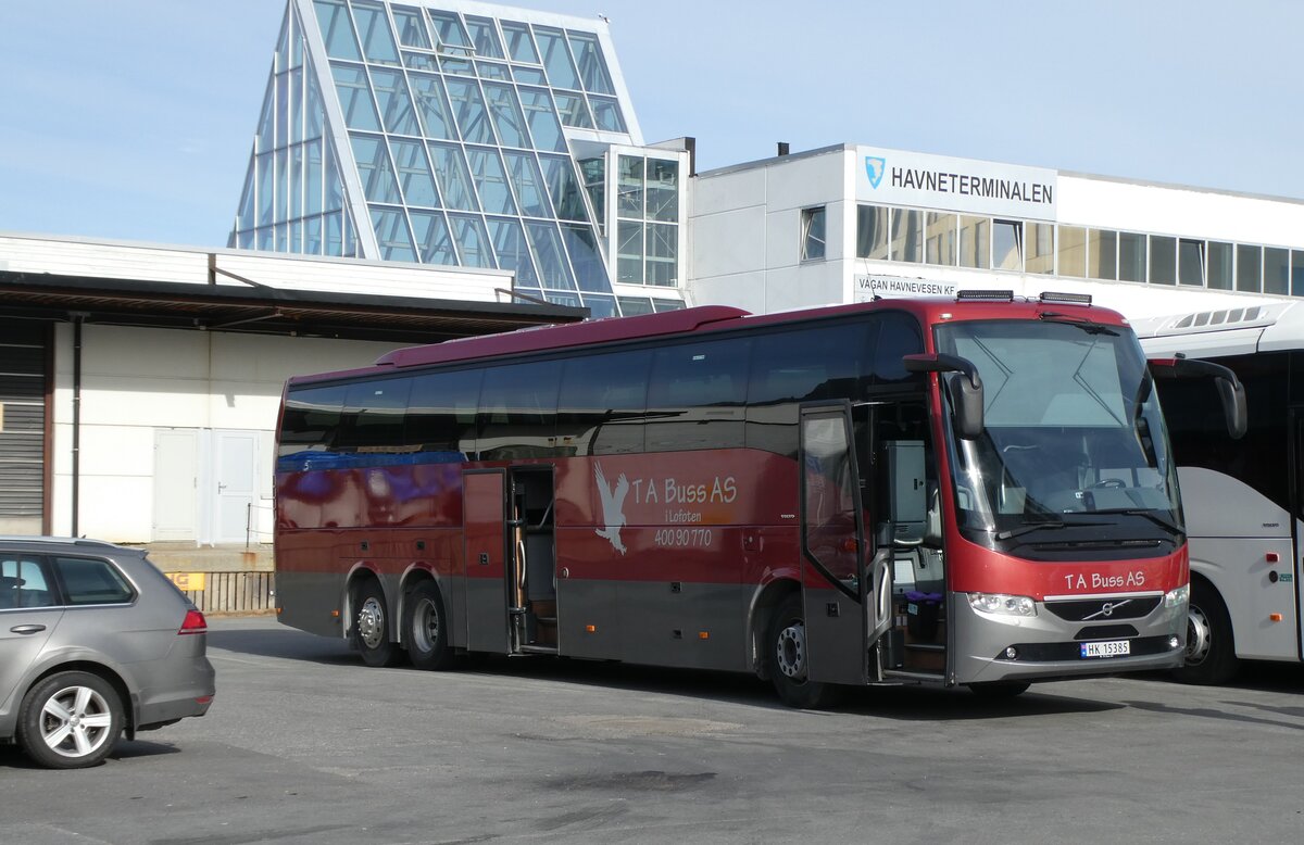 (288'737) - TA Buss, Svolvaer - HK 15'885 - Volvo am 16. Juni 2026 in Svolvaer, Hafen